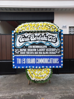 Papan Bunga Duka di Gumelar